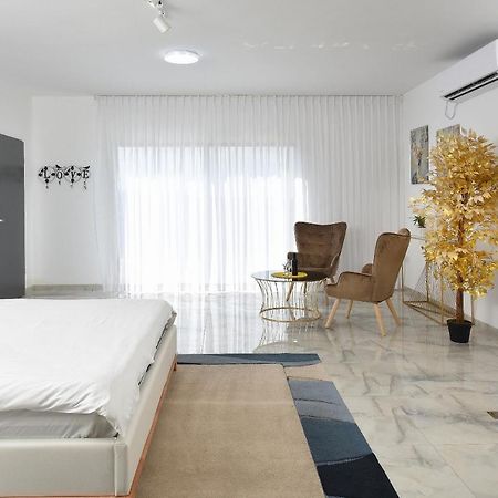 הסויטות של פולי Apartment Manot Exterior photo