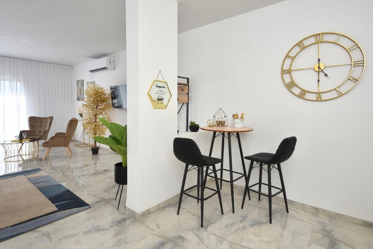הסויטות של פולי Apartment Manot Exterior photo